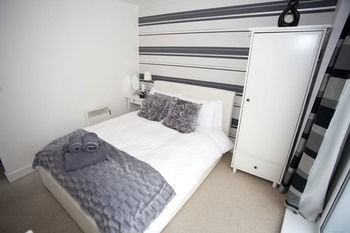 Apartemen Reubens Court And York
