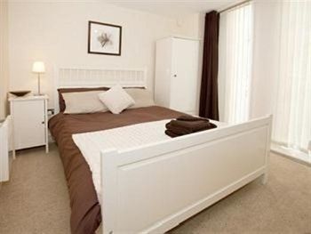 Reubens Court And Apartemen *