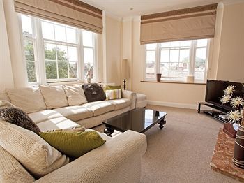 Apartemen Reubens Court And York