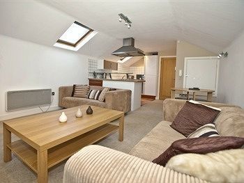 Apartemen Reubens Court And York