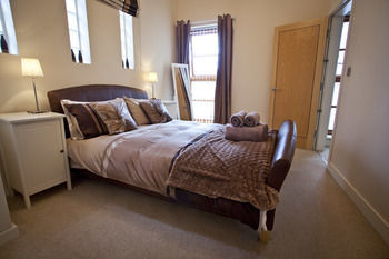 Apartemen Reubens Court And York