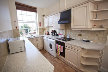 Apartemen Reubens Court And York
