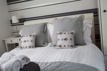 Reubens Court And Apartemen York