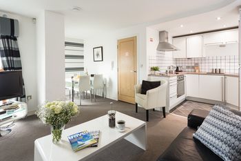 Apartemen Reubens Court And York