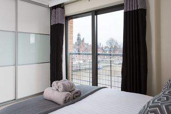 Apartemen Reubens Court And *